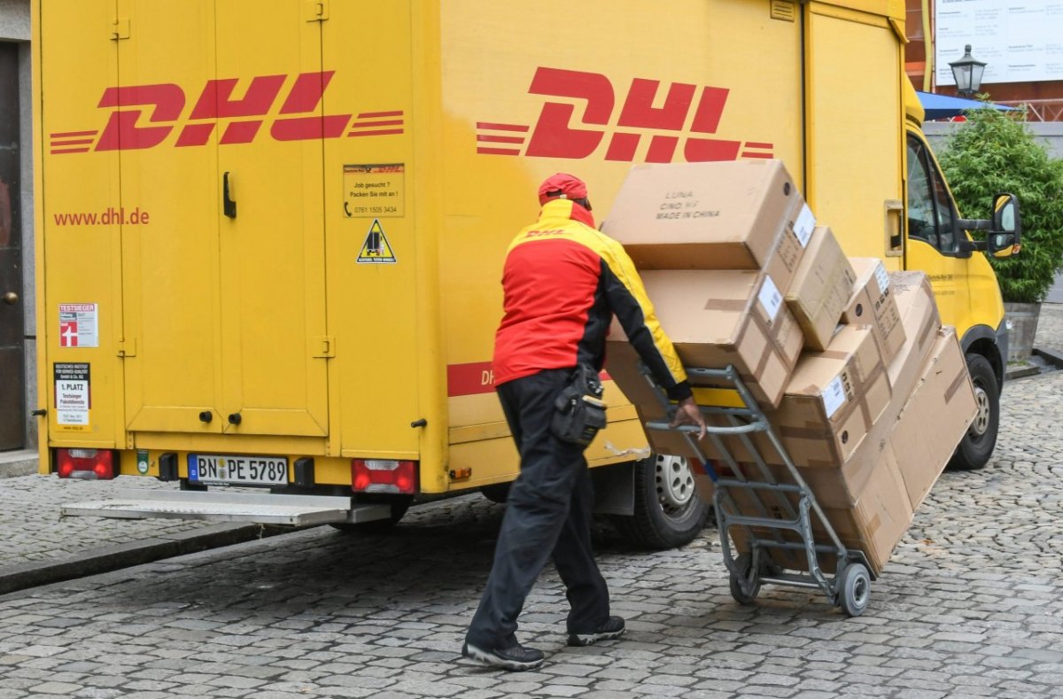 DHL Bote Norderstedt Pakete.jpg