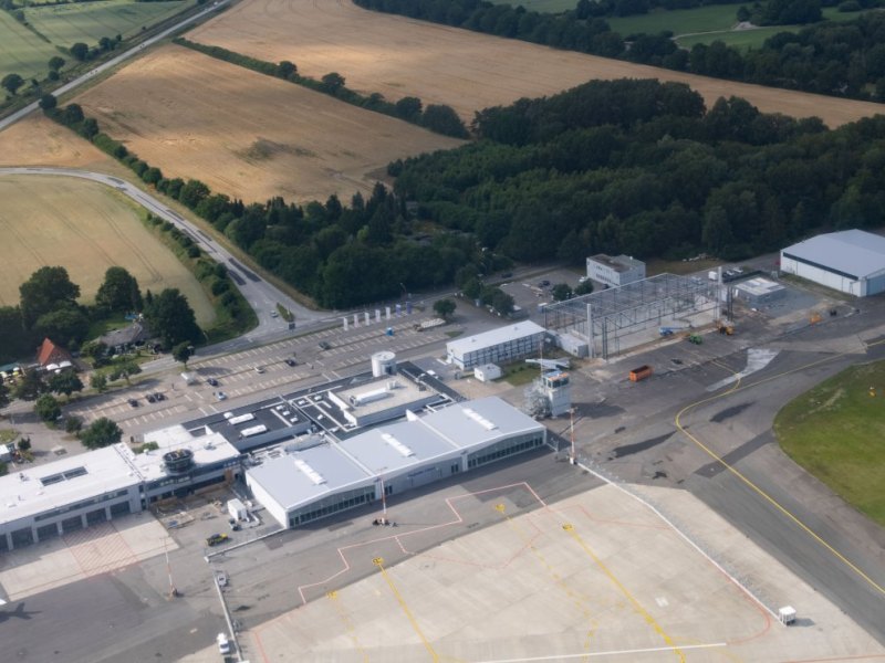 Hamburg Flughafen Lübeck Airport.jpg