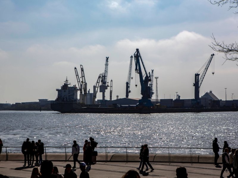 Hamburg Hafen.jpg