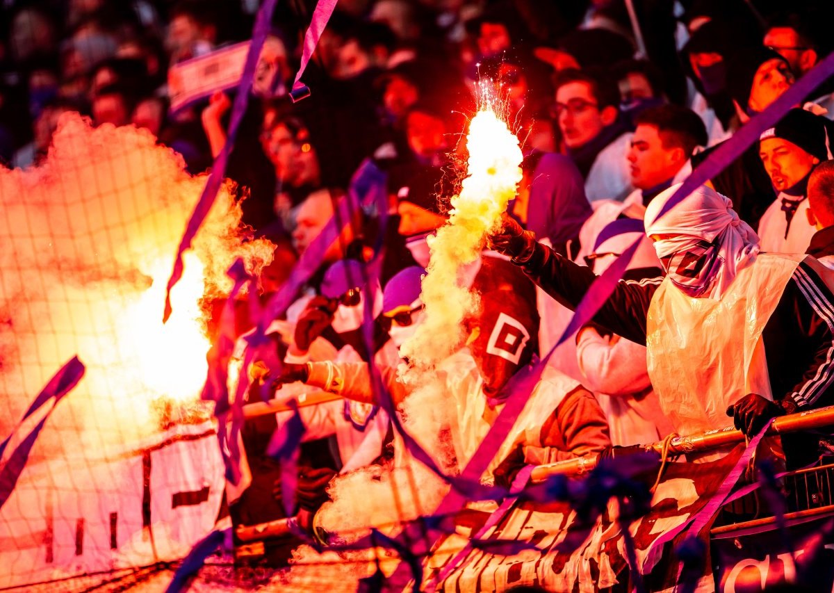 Hamburger SV HSV Pyro.jpg