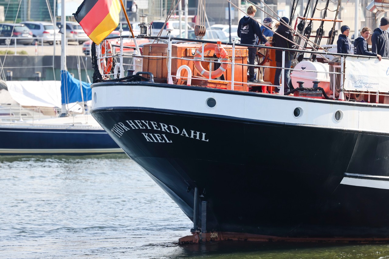 „Thor Heyerdahl“ ist ein Traditionssegler aus Kiel.