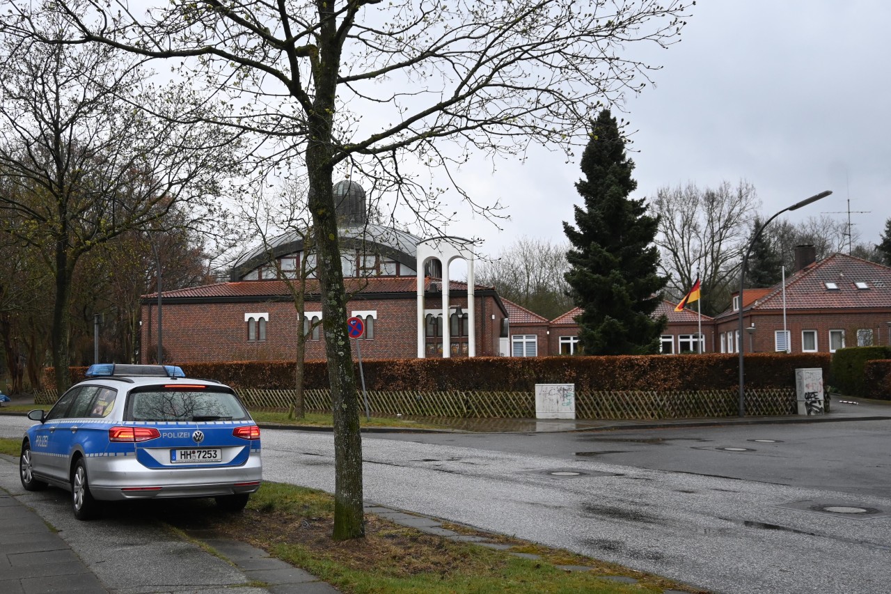 Der Angriff auf die Kirche in Hamburg hat nun polizeiliche Folgen. 