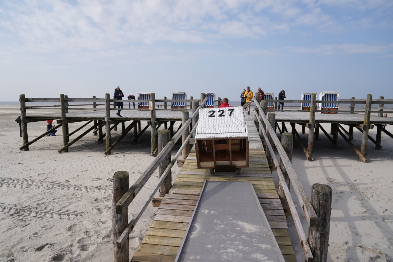 Voller Elan wurden vor Kurzem in Sankt Peter-Ording (SPO) noch die Strandkörbe an die Nordsee gebracht.