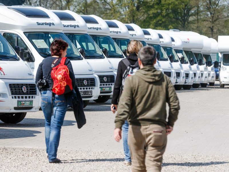Camping Wohnmobil mieten kaufen.jpg