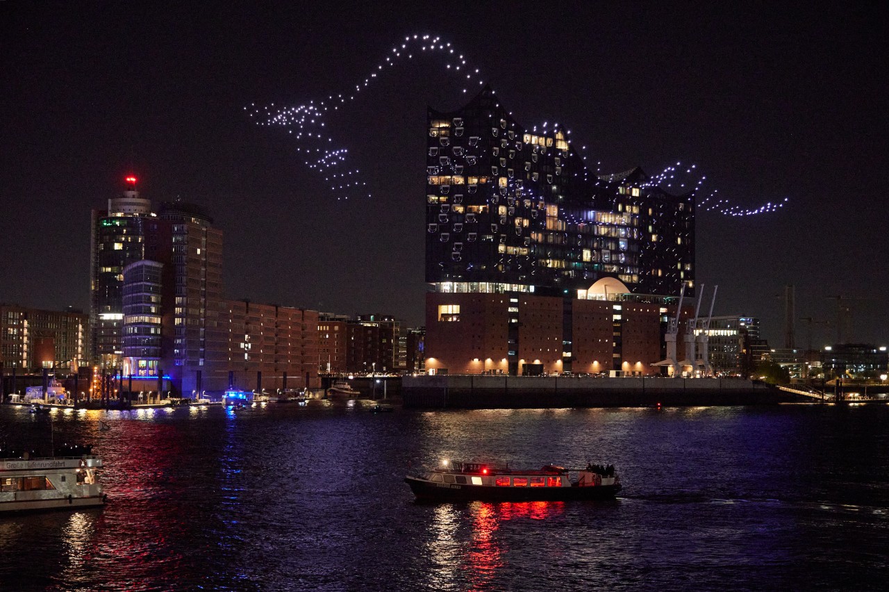 Diese Lichter werden wegen Sabotage nicht noch einmal um die Elbphilharmonie in Hamburg herumtanzen. 