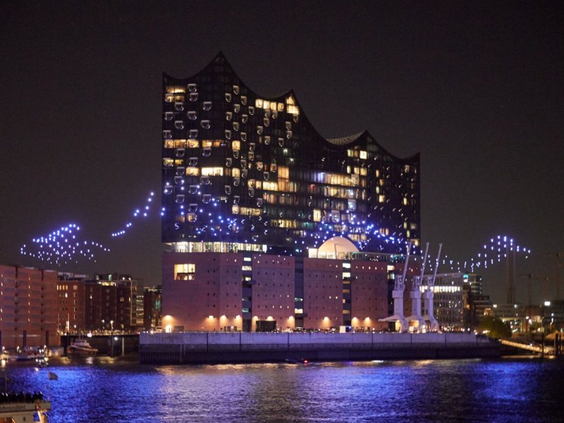 Hamburg Elbphilharmonie Drohnen.jpg