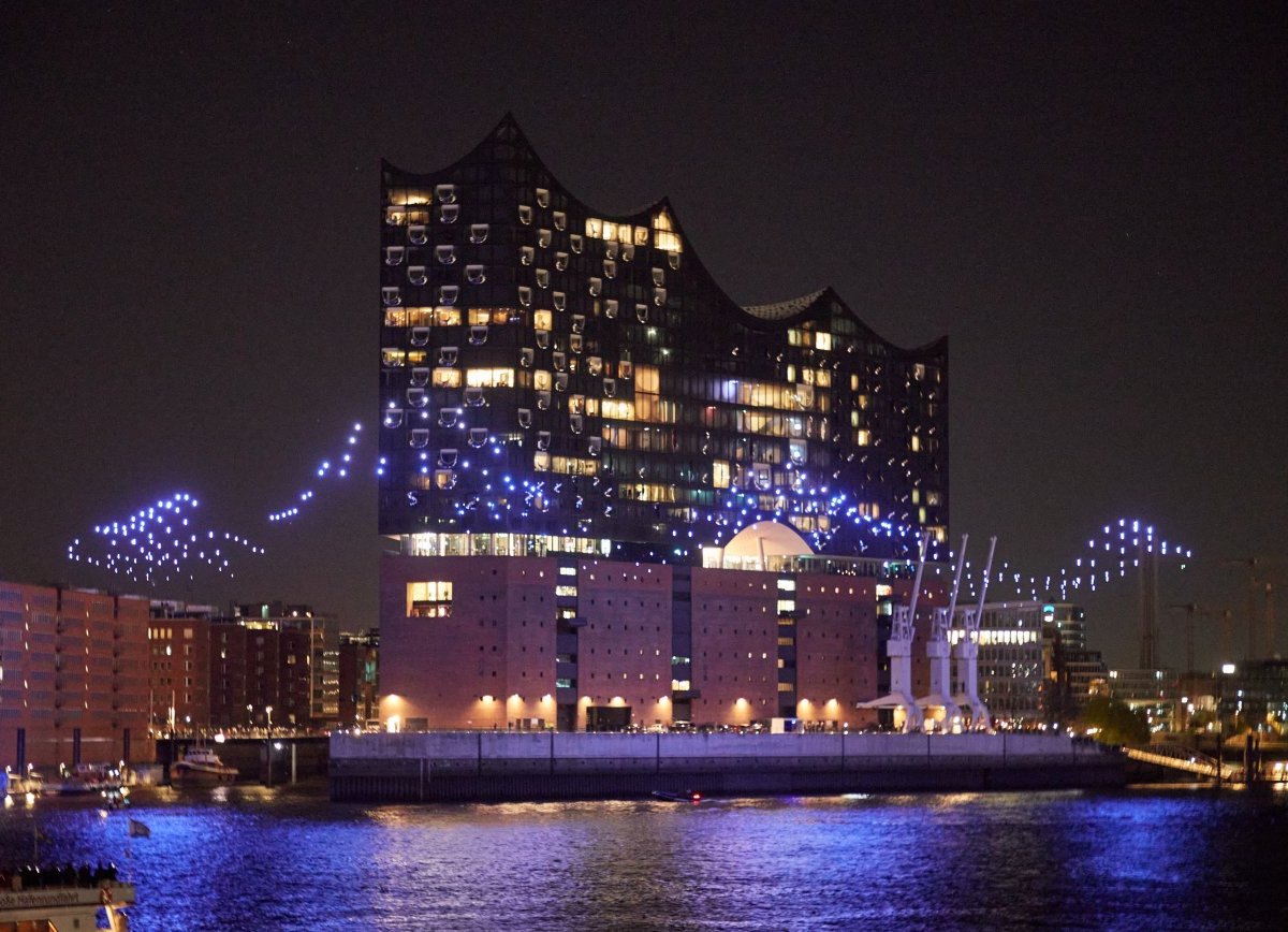 Hamburg Elbphilharmonie Drohnen.jpg