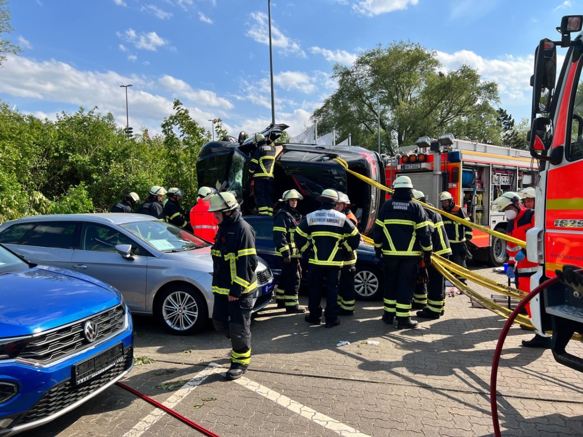 Hamburg PKW Unfall.jpg