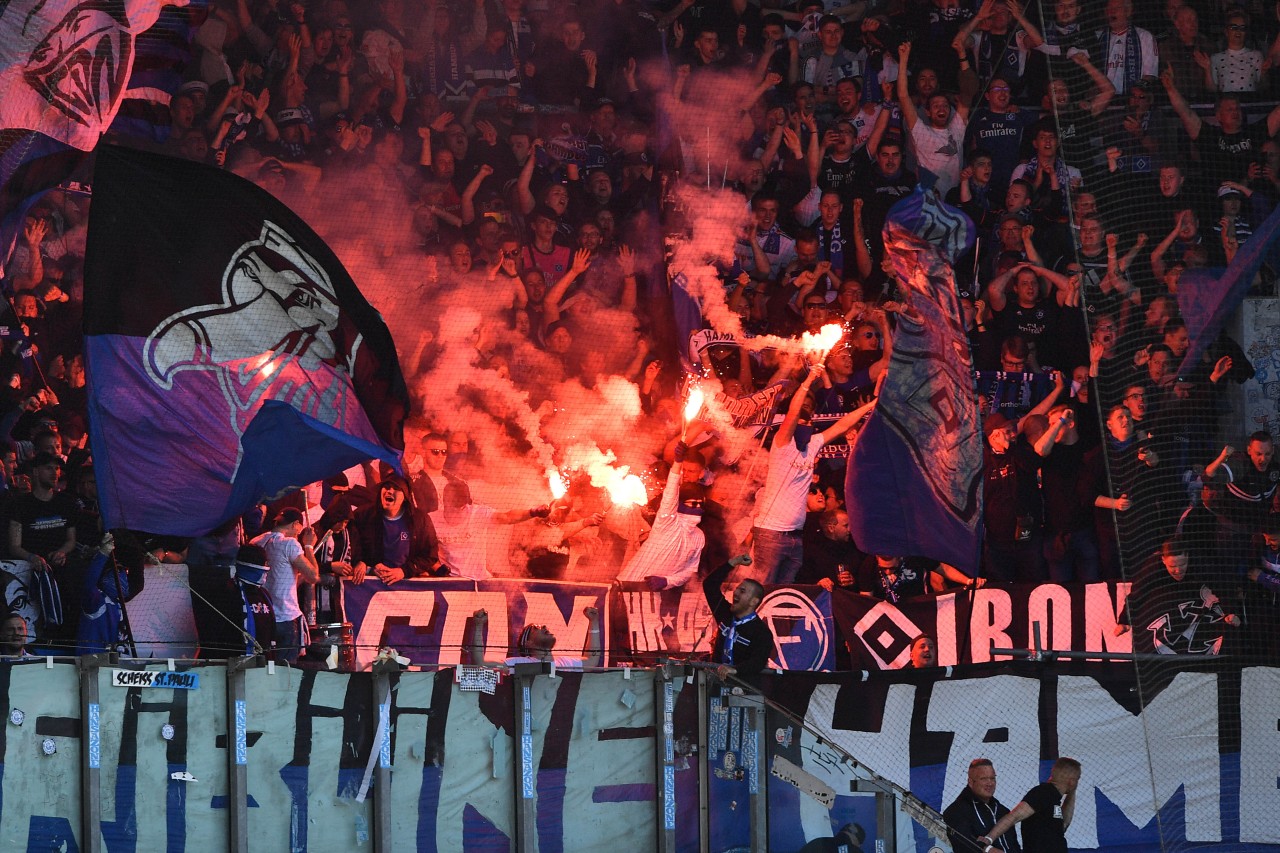 Die Heftige Stimmung bei den HSV-Fans. 