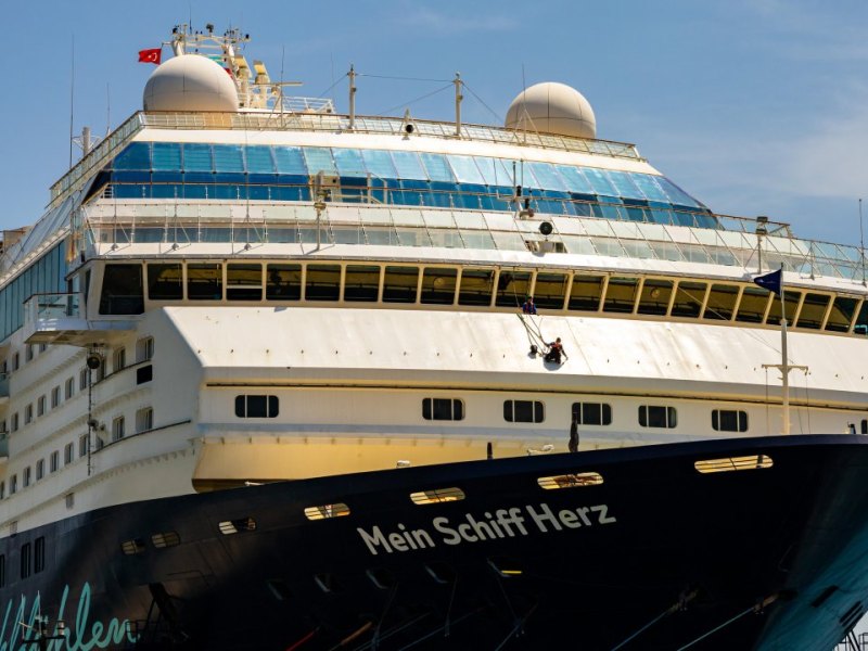 Mein Schiff.jpg