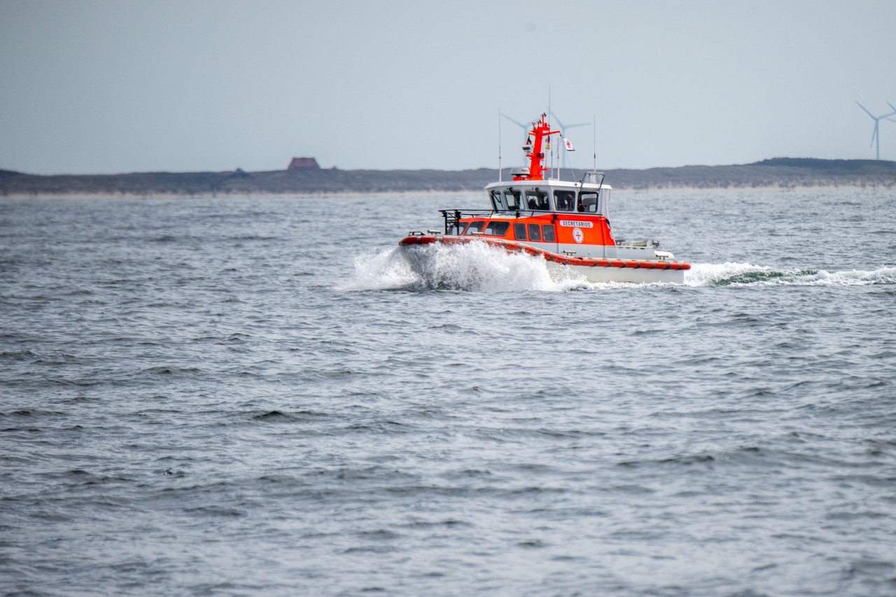 Ein Boot der deutschen Gesellschaft zur Rettung Schiffbrüchiger kam der Taucherin in der Ostsee zur Hilfe. 