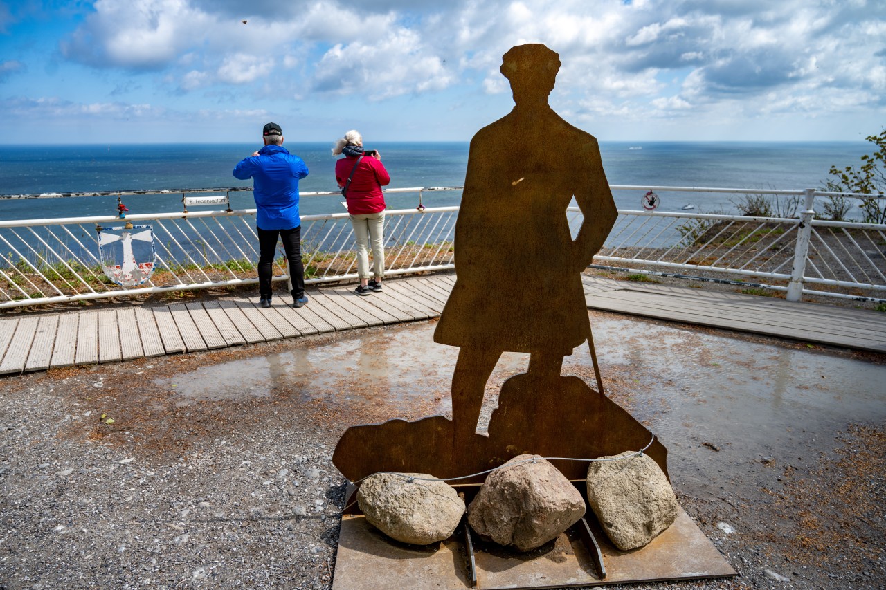 Zwei Touristen auf Rügen.