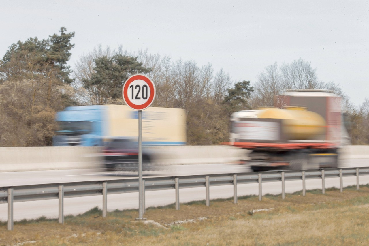 Ein skurriler Vorfall auf der A7 bei Rendsburg (Symbolbild)...