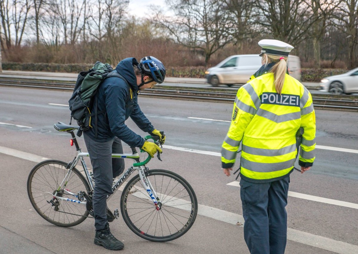 Fahrrad Polizei Kiel.jpg