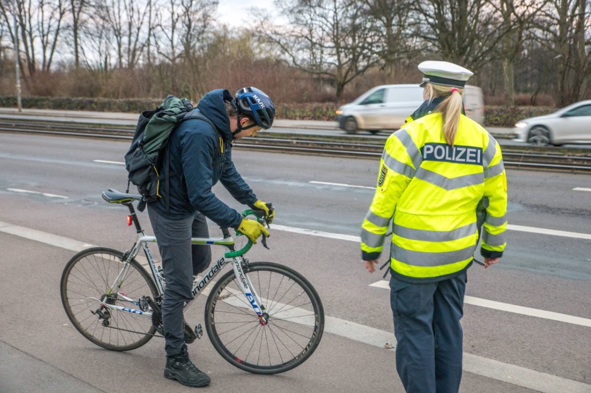 Fahrrad Polizei Kiel.jpg