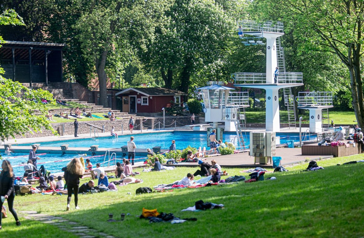 Hamburg Schwimmbad.jpg