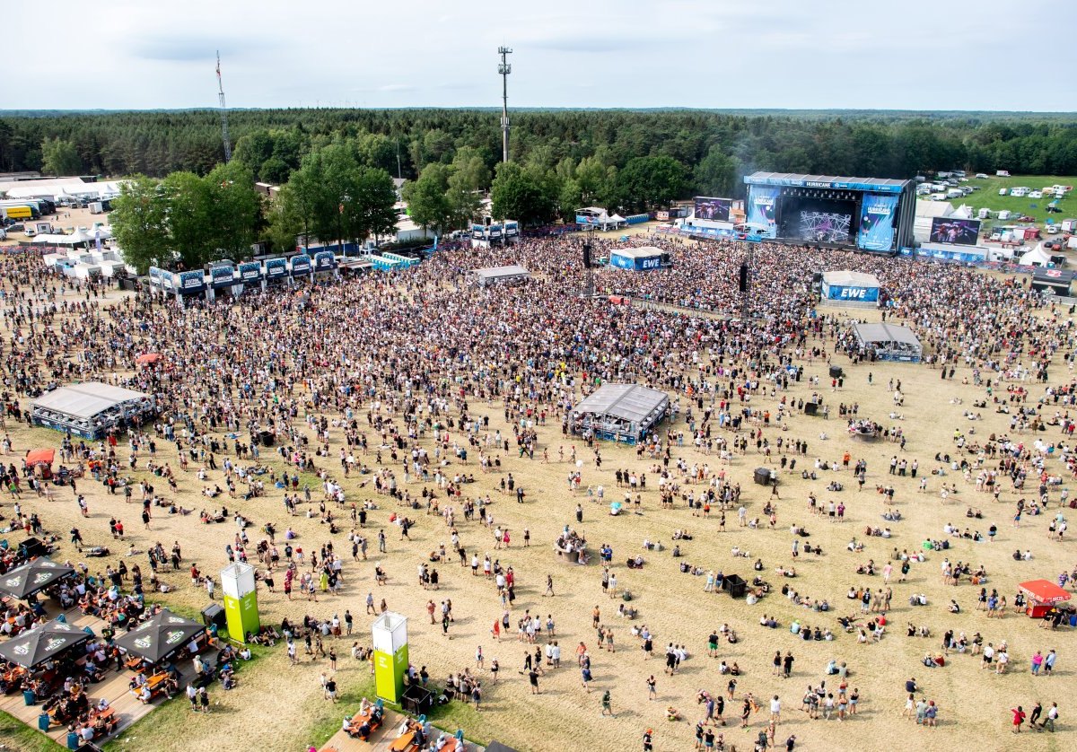 Hurricane Festival 2022 in Scheeßel Deichkind.jpg