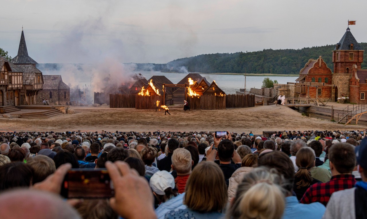 Die Veranstalter der Störtebecker Festspiele auf Rügen veröffentlichen jetzt ungewöhnliche Aufnahmen. 