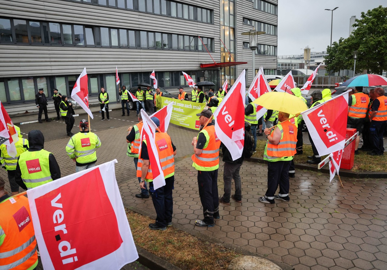 Verdi rief am Flughafen Hamburg zum Streik auf – ausgerechnet zum Ferienstart.