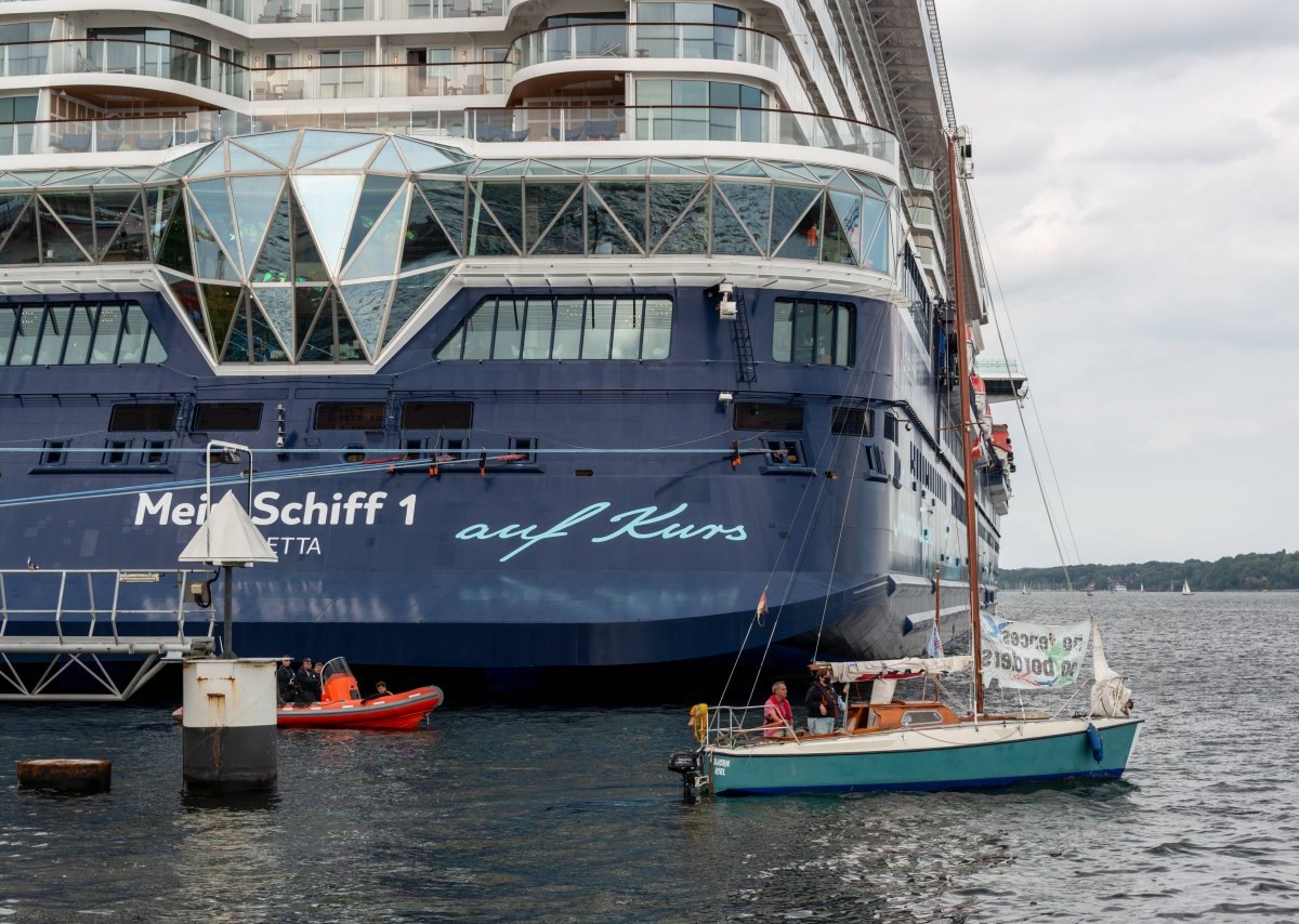 Mein Schiff.jpg