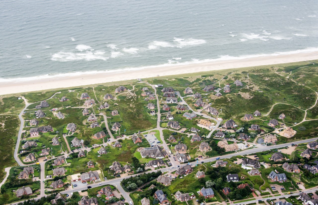 Sylt von oben: Auf der Insel sucht eine Familie eine Wohnung.