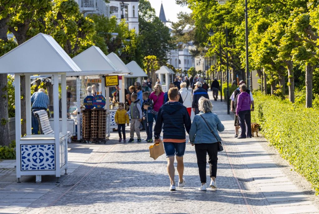 Fußgänger auf Rügen