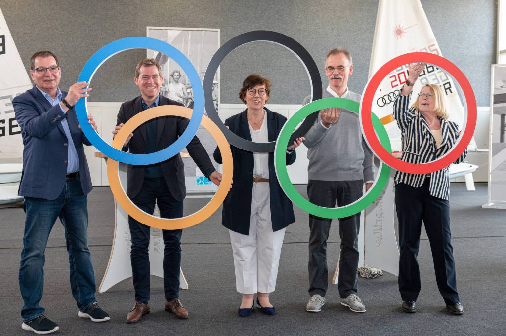 Pressekonferenz zu 50 Jahre olympischen Segelwettbewerbe.