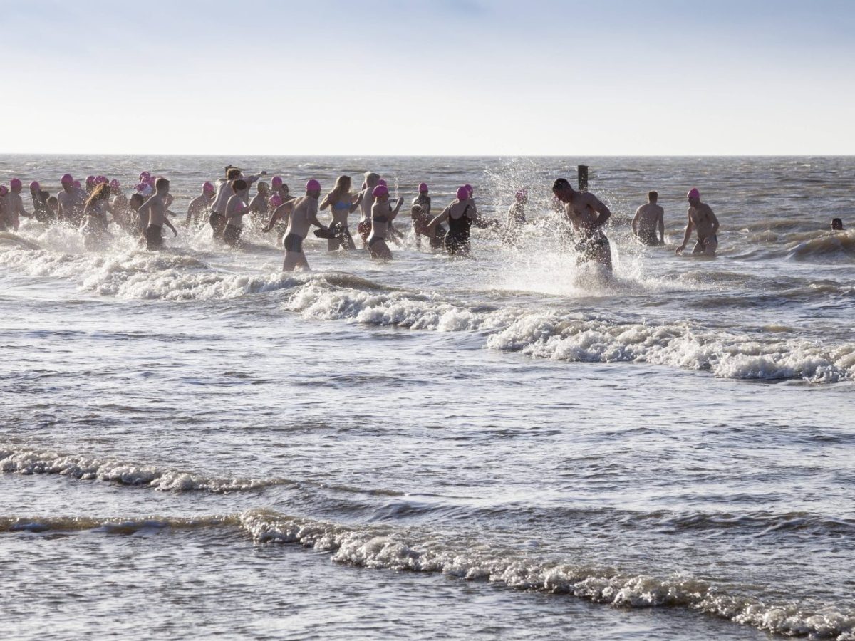 Traditionelles Neujahrs-Anbaden an der Nordsee, hier auf Norderney (Archivbild)