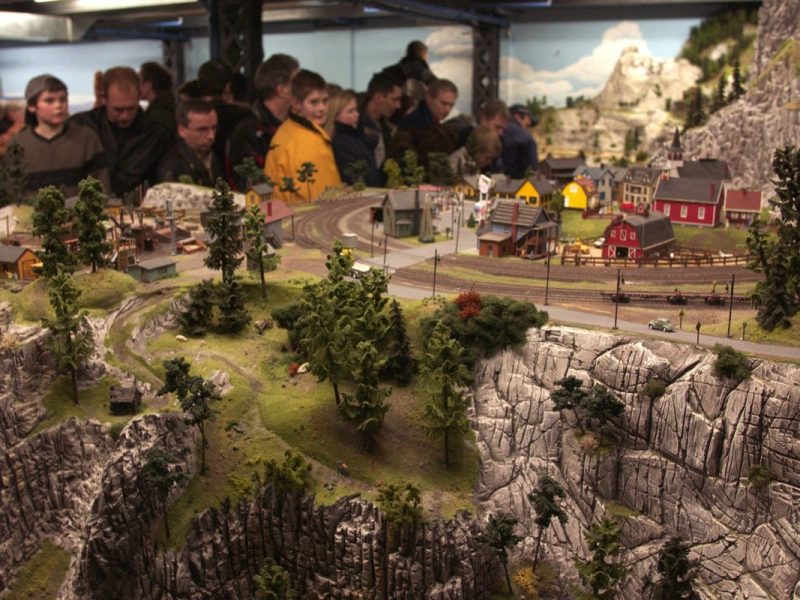 Besucher im Miniatur Wunderland Hamburg.