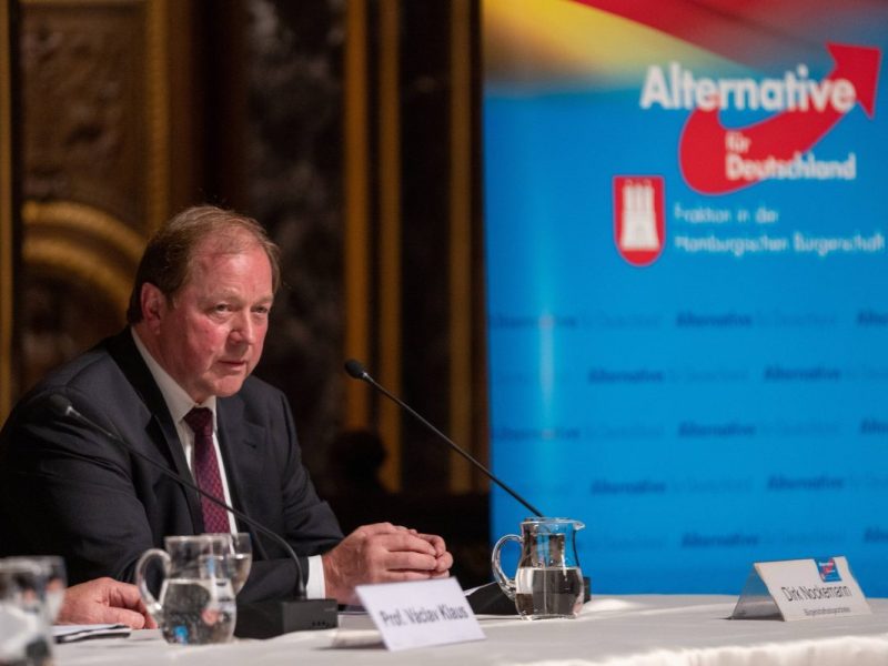 Innensenator Andy Grote (SPD) plant ein Waffen- und Alkoholverbot am Hamburger Hauptbahnhof. Doch das scheint dem AfD-Landeschef nicht auszureichen.