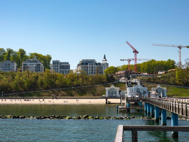 Sellin auf der Ostsee-Insel Rügen ist eine einzige Baustelle.