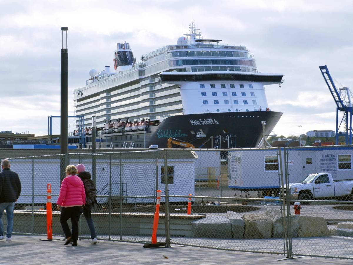 "Mein Schiff 6"