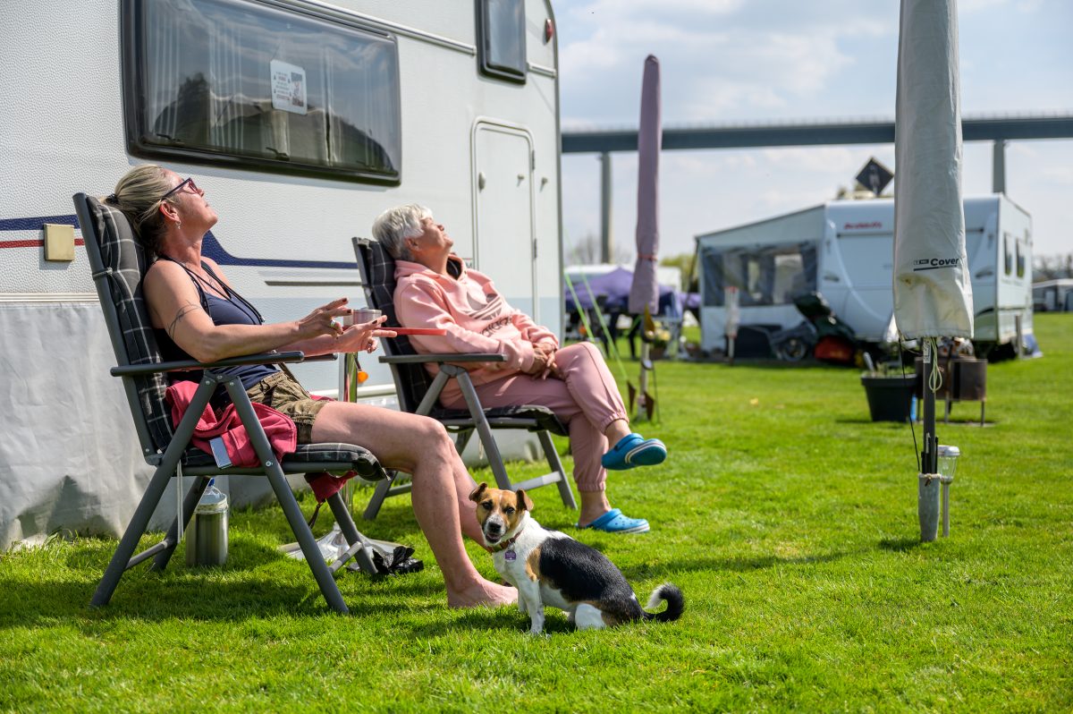 Camping: Arzt mit Warnung vor diesem Trend.