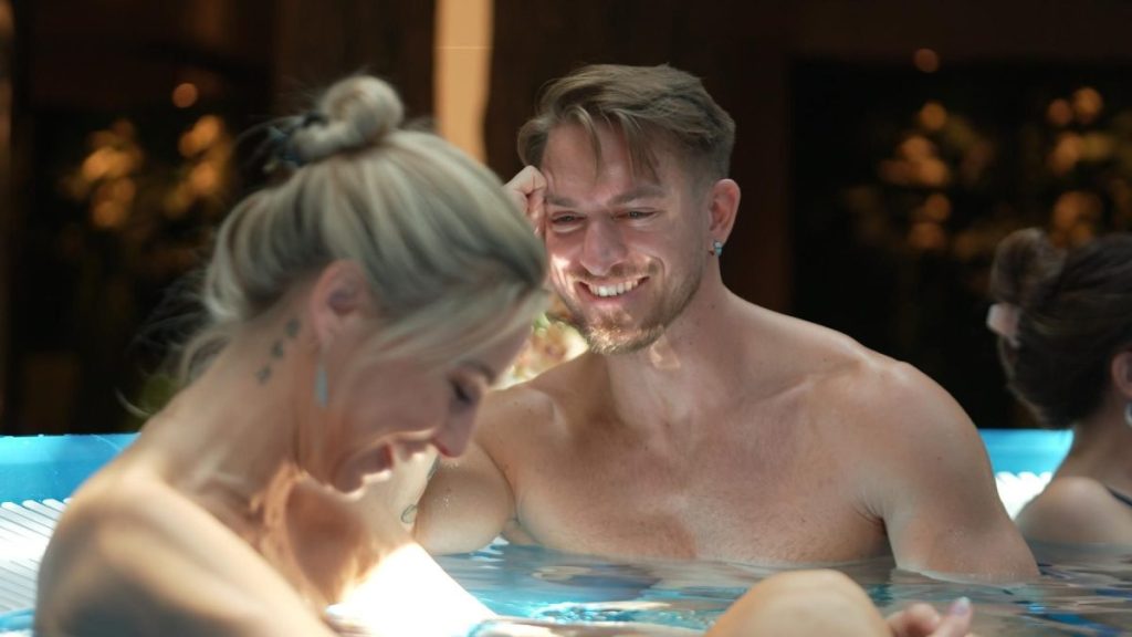 Patrick Fabian mit Tanja am Set von "Herz an Bord"