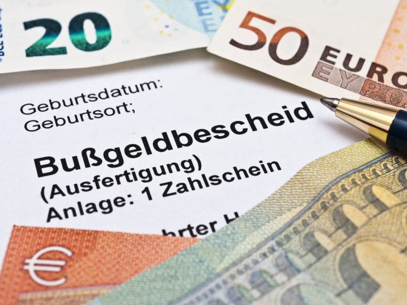Ein Bußgeldbescheid, Symbolbild.