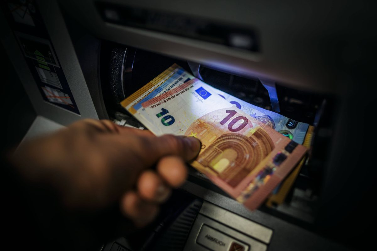 Geld abheben Automat