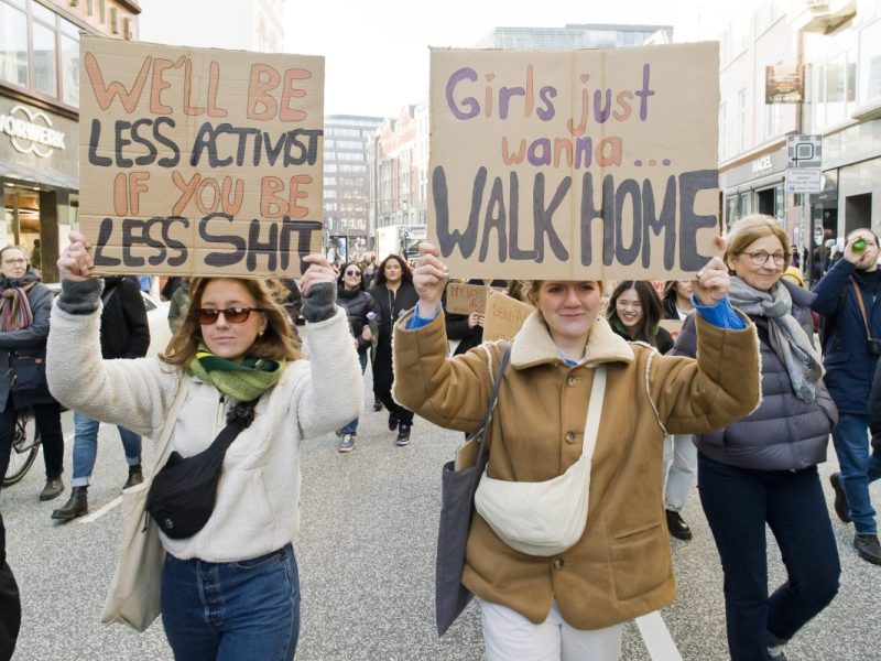 Frauen demonstrierten 2024 in Hamburg am Weltfrauentag (Symbolbild)