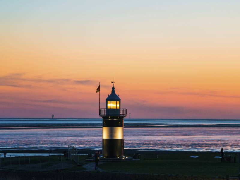 Leuchtturm bei Sonnenuntergang