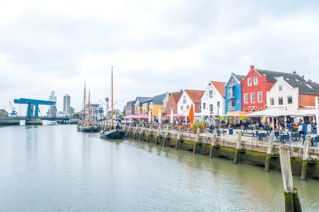 Reihenhäuser am Hafen