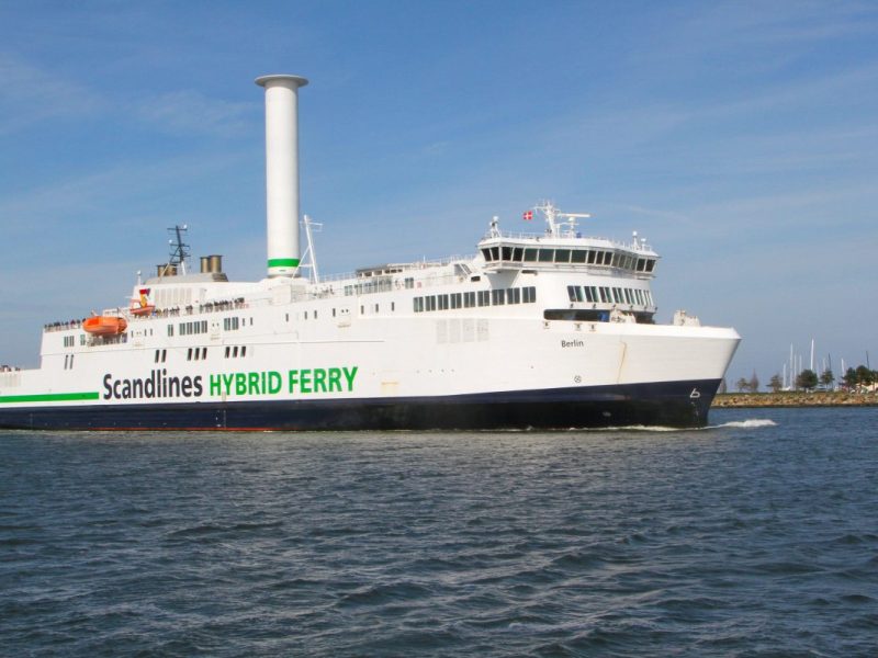 Scandlines Hybrid Ferry auf der Ostsee.